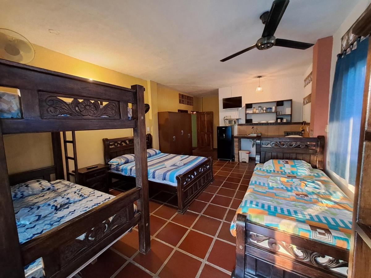 Hostal La Casa De Felipe Таганга Екстериор снимка